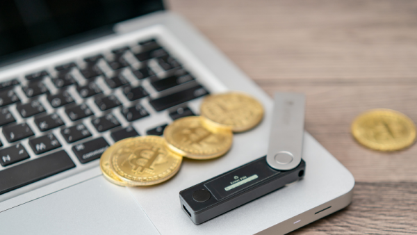 Hardver vs. szoftver kriptotárcák